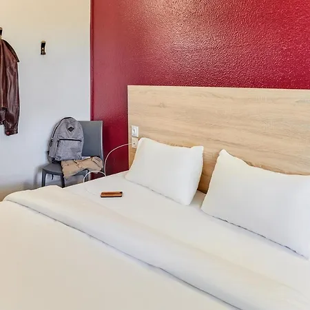 Hotelf1 Antibes Sophia Antipolis *