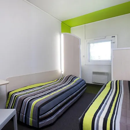 Отель Hotelf1 Antibes Sophia Antipolis Валлорис