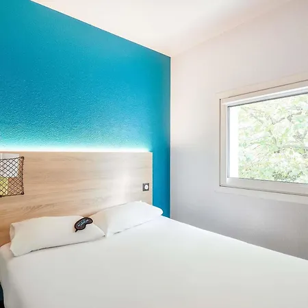 Hotelf1 Antibes Sophia Antipolis Валлорис