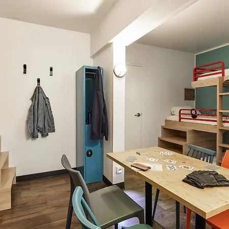 Отель Hotelf1 Antibes Sophia Antipolis Валлорис