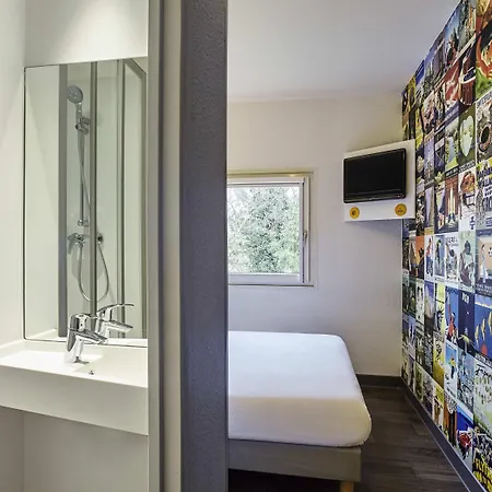 Hotelf1 Antibes Sophia Antipolis Hotel Vallauris